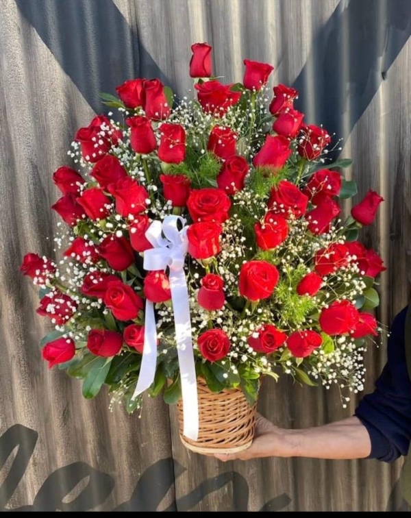 Canasta de Rosas Rojas