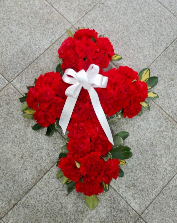 Cruz Funebre de Claveles Rojos